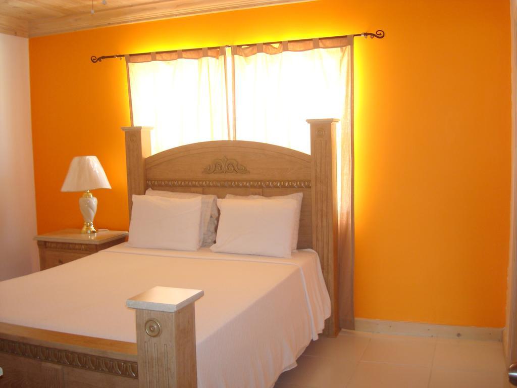 Sapphire Garden Townhouses George Town Rum bild