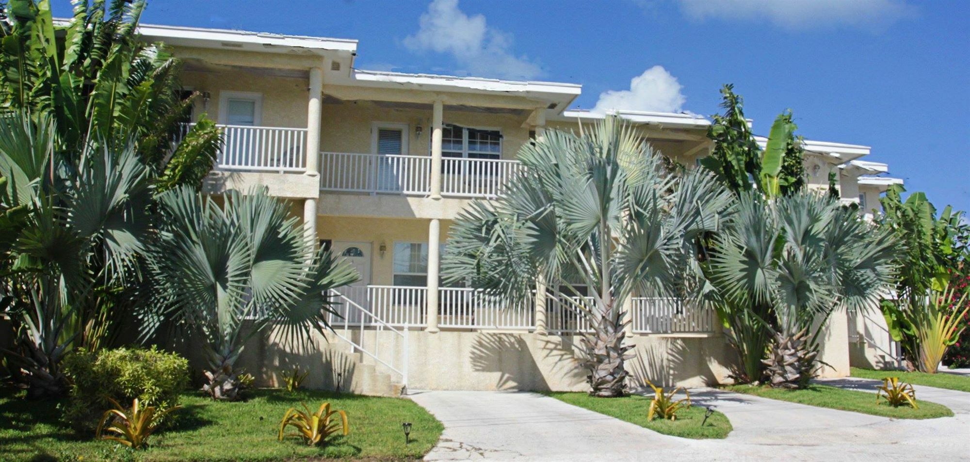Sapphire Garden Townhouses George Town Exteriör bild